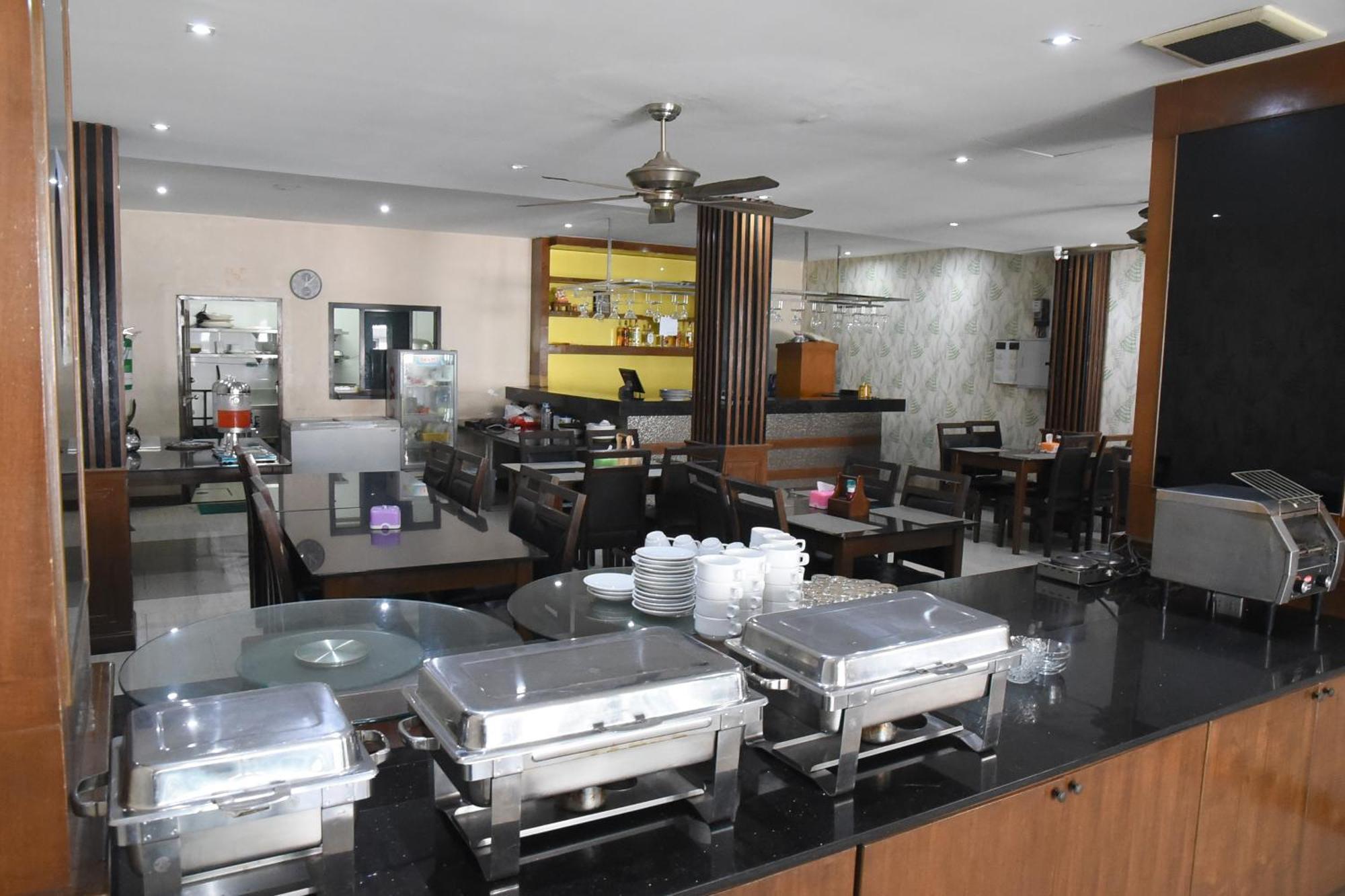The Base Inn Pattaya Buitenkant foto