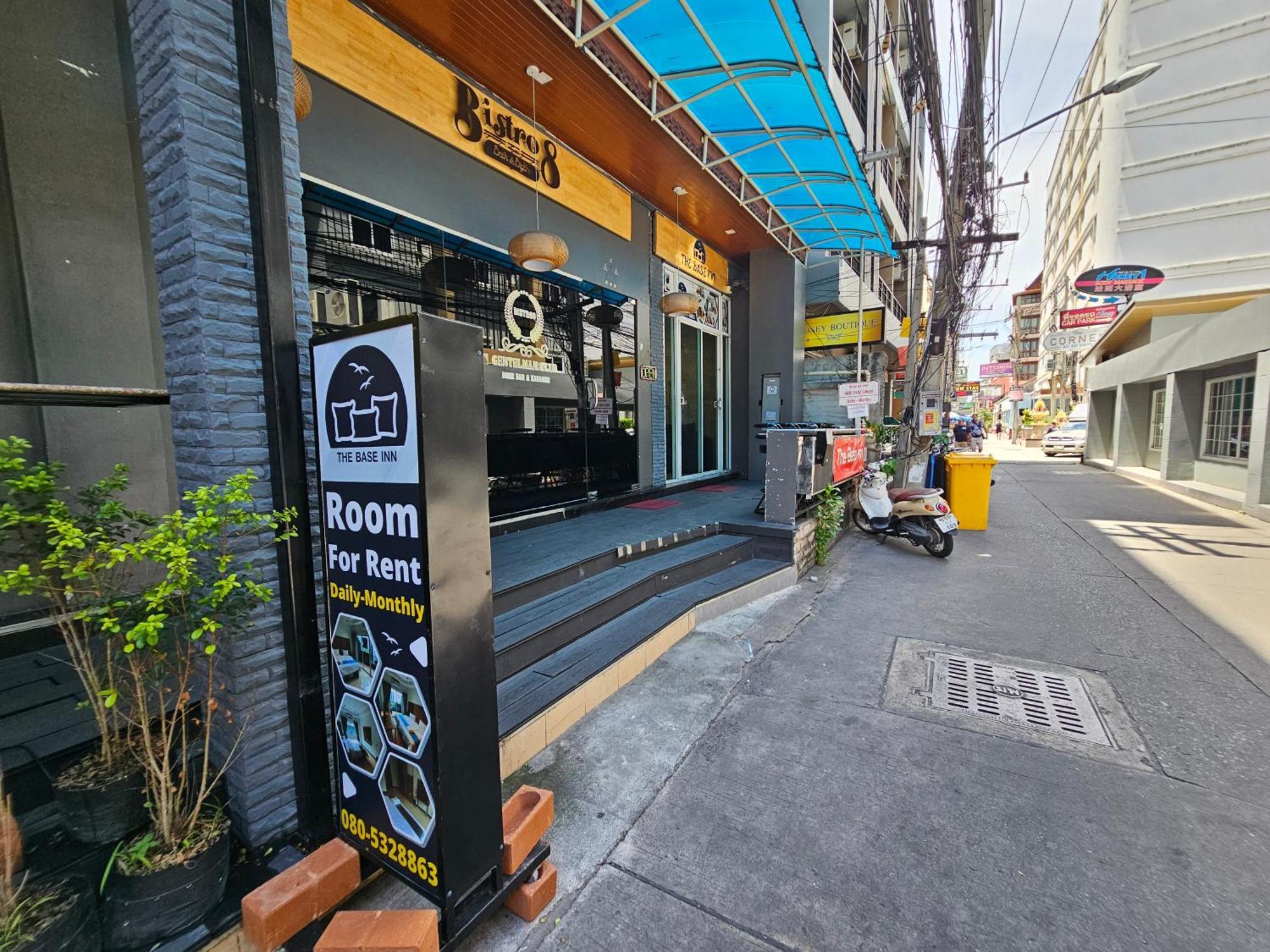 The Base Inn Pattaya Buitenkant foto